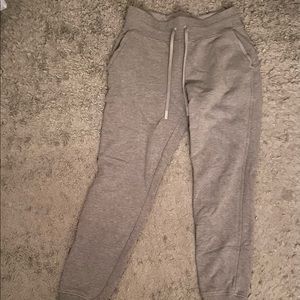 Gray lululemon jogger.